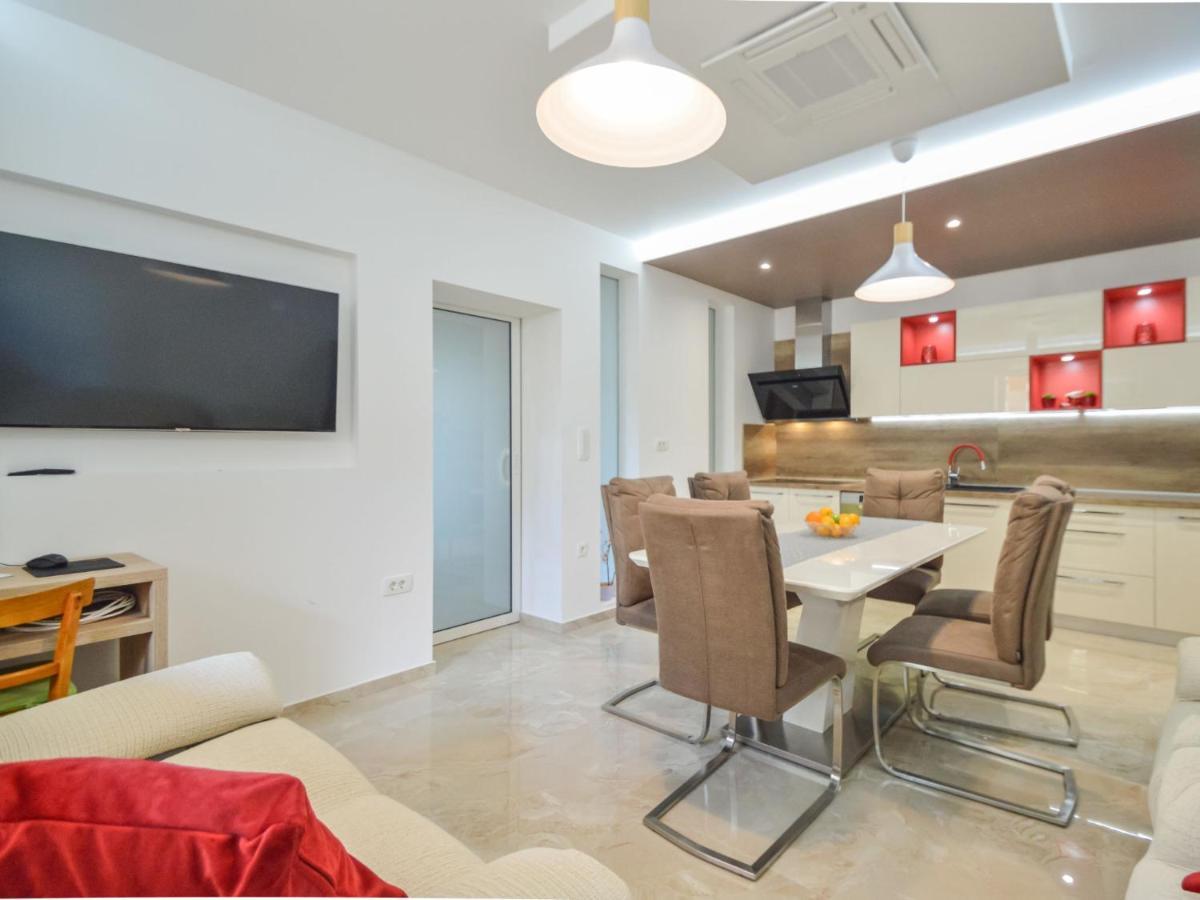 Apartment Mornar-5 By Interhome Trogir Extérieur photo