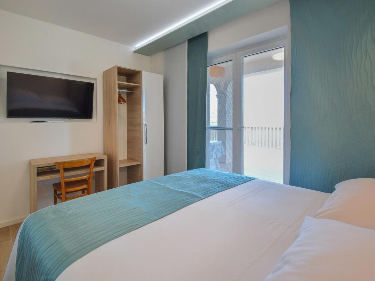 Apartment Mornar-5 By Interhome Trogir Extérieur photo