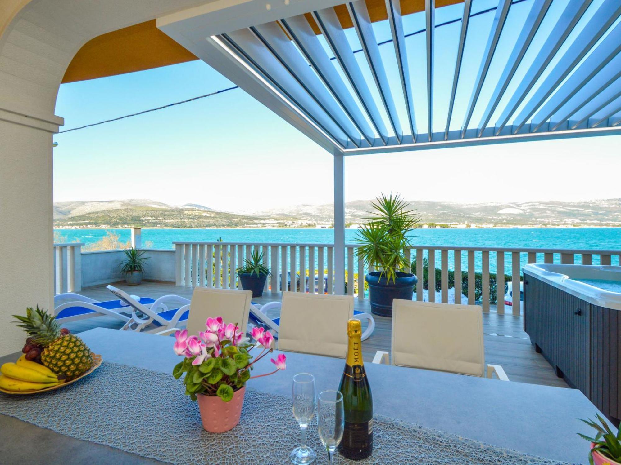 Apartment Mornar-5 By Interhome Trogir Extérieur photo