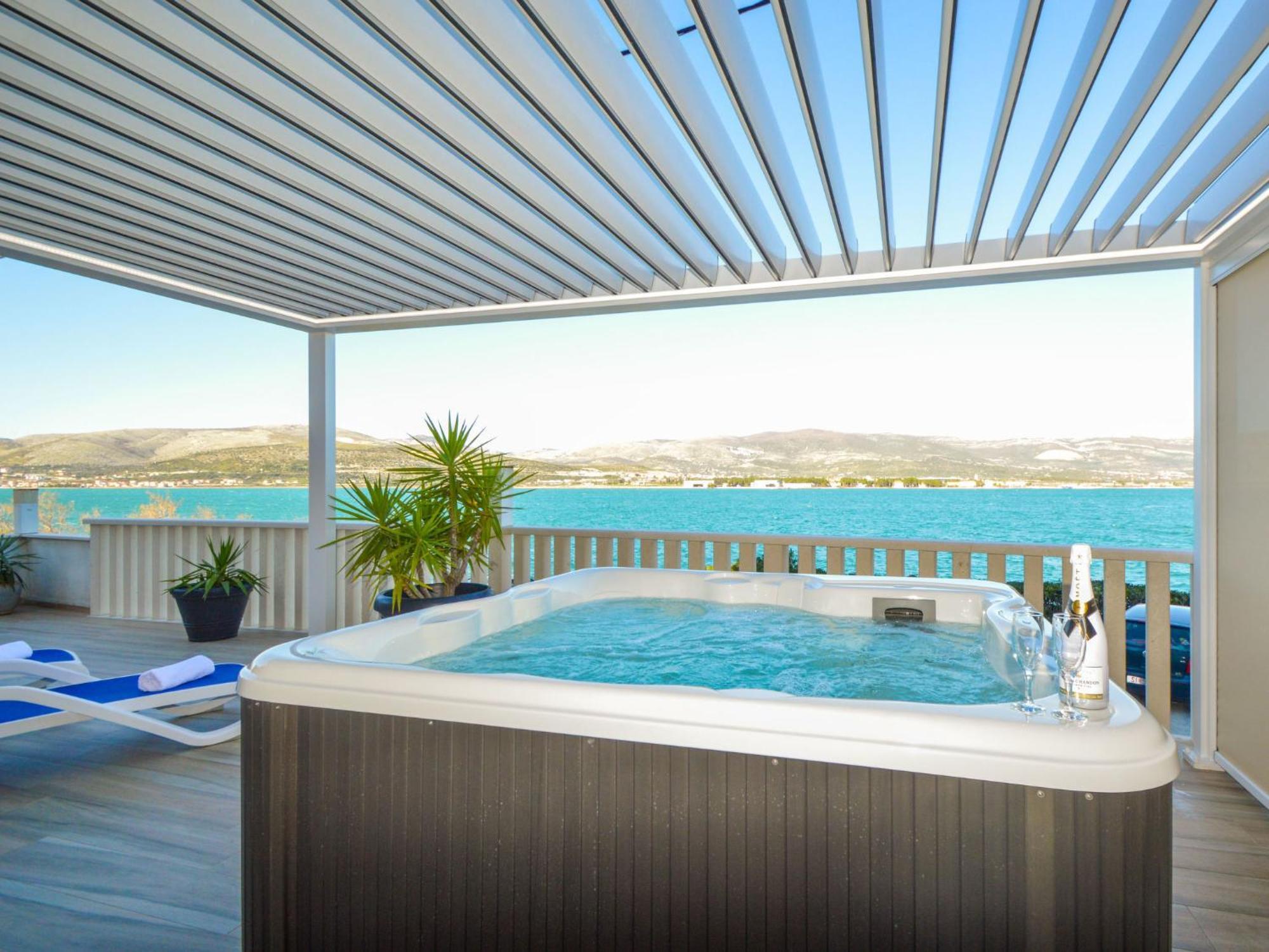 Apartment Mornar-5 By Interhome Trogir Extérieur photo